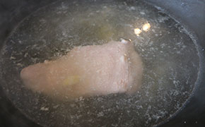 松阪肉下锅煮制熟
