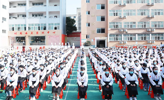 开学典礼|春风十里 不如成新技的开学典礼!