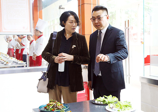 中国民办教育协会蔺琪理事长莅临我校 盛赞新东方