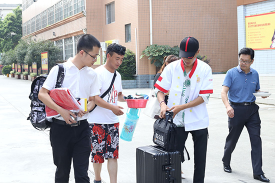 爱心助学|不忘初心,我们一直在路上!