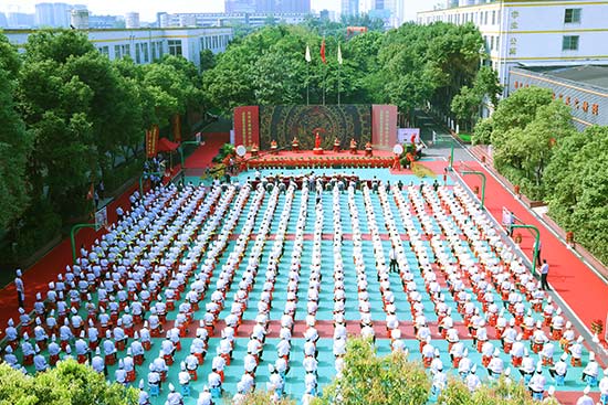 成都新东方高级技工学校步入新台阶,今日正式揭牌