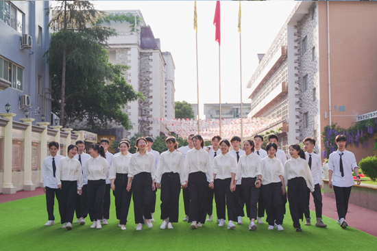 这一波满屏青春的毕业照!快看