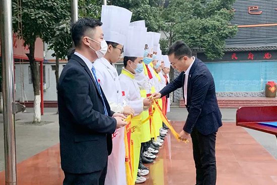 榜样引路促成长 · 三教三训绽放光彩!