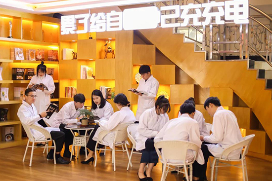 初中毕业学什么好,学什么专业有未来?