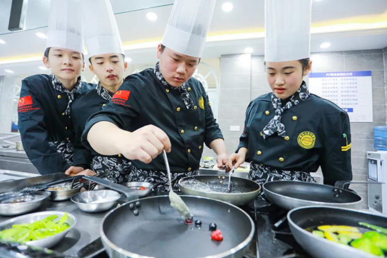 初中没毕业选择职校,你在担心什么?