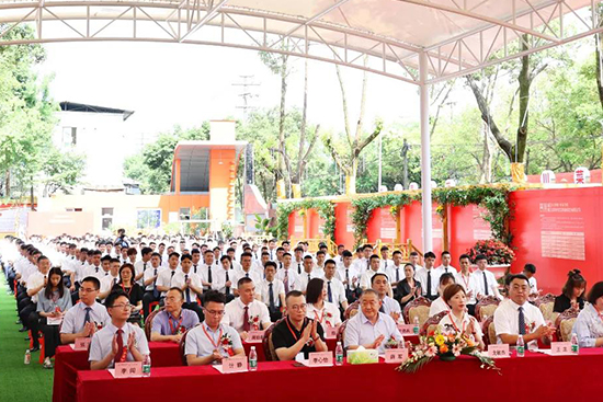 2022年初高中毕业男生学什么好就业?