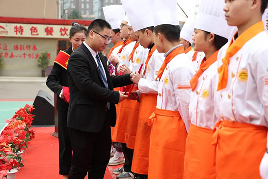 新起点,新挑战!开学典礼暨颁奖仪式隆重举行!