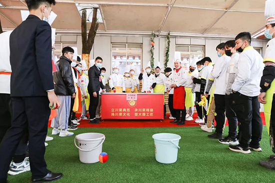 这个灯谜你能猜中吗?成都新东方带你逛游园会