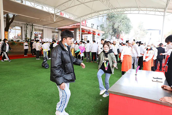 这个灯谜你能猜中吗?成都新东方带你逛游园会