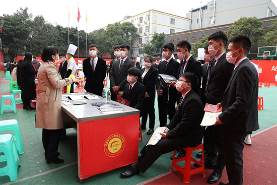 启航新征程·逐梦“薪”未来!成都新东方第十八届大型人才双选会圆满落幕!