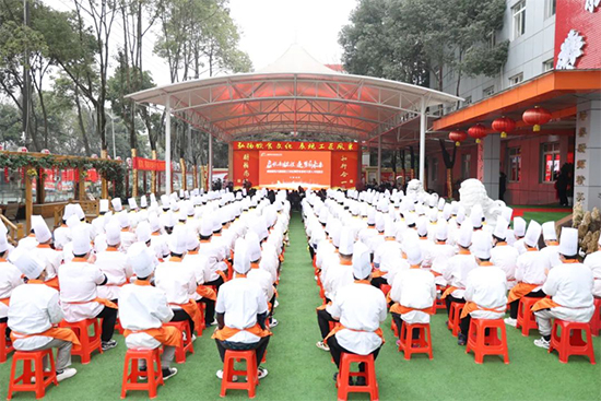 学烹饪选择成都新东方,点亮你的技能人生!