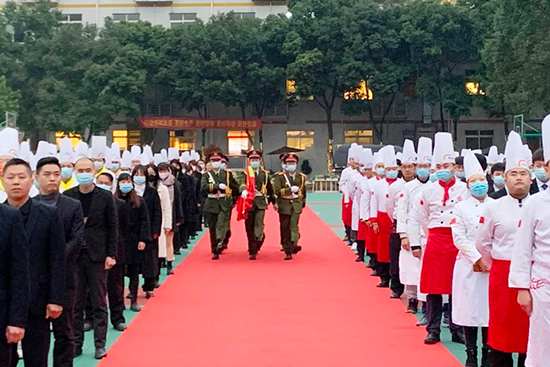 学烹饪选择成都新东方,点亮你的技能人生!