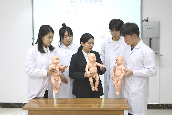 看看在这平凡的日子里,到底会不会熠熠生辉!