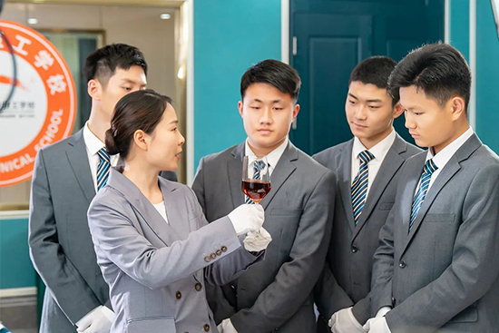 职教兴起,去成都新东方能不能升学?