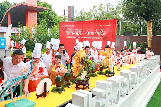校园活动|来场不一样的家长会,“感恩有你·鉴证成长”