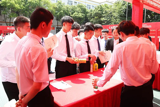 初中生学技术怎么选学校和专业?就业问题是关键!