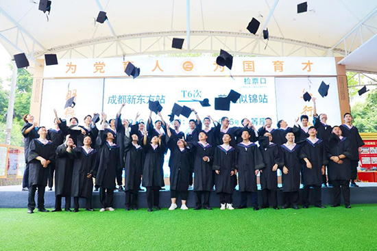 初中生毕业生还不知道怎么选学校?看这里就对了