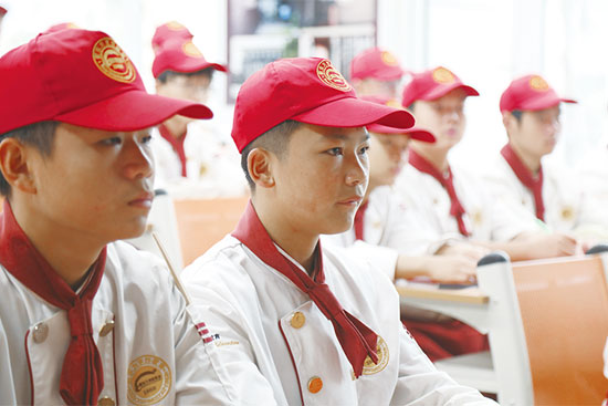 成都新东方高级技工学校产教融合班正式开课!