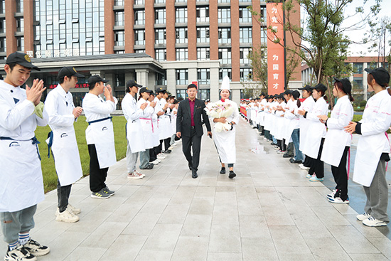 传承烹饪匠心,筑梦学子成才
