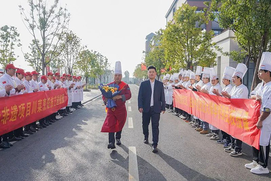 李桥大师走进成都新东方，传授精湛厨艺