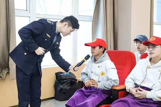 预防为主,生命至上——成都新东方消防安全专题讲座