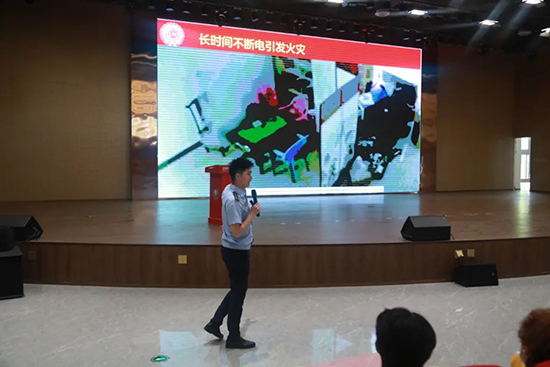 安全在心中,人人会应急,学校开展消防联合演练