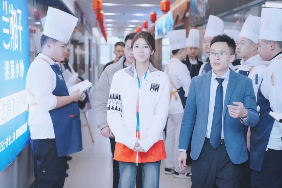 成都新东方高级技工学校借 “大国工匠进校园” 东风赋能技能人才培养